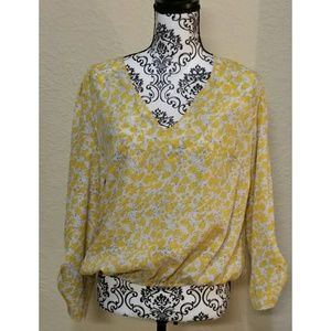 Summer Yellow V Neck Top w/ Flowy Sleeves